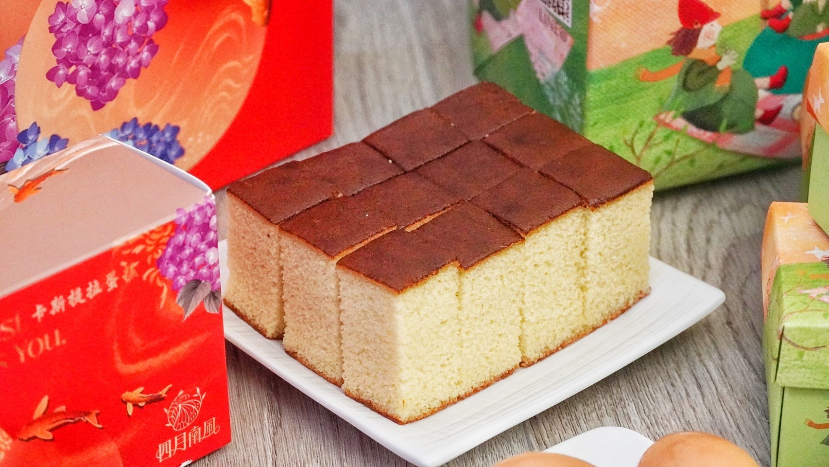 錦繡油喜禮盒|葷油飯 × 卡斯提拉 × 紅蛋 × 烤雞腿 四月南風錦繡油喜禮盒,葷油飯搭配卡斯提拉蛋糕、紅蛋與烤雞腿的滿月禮盒