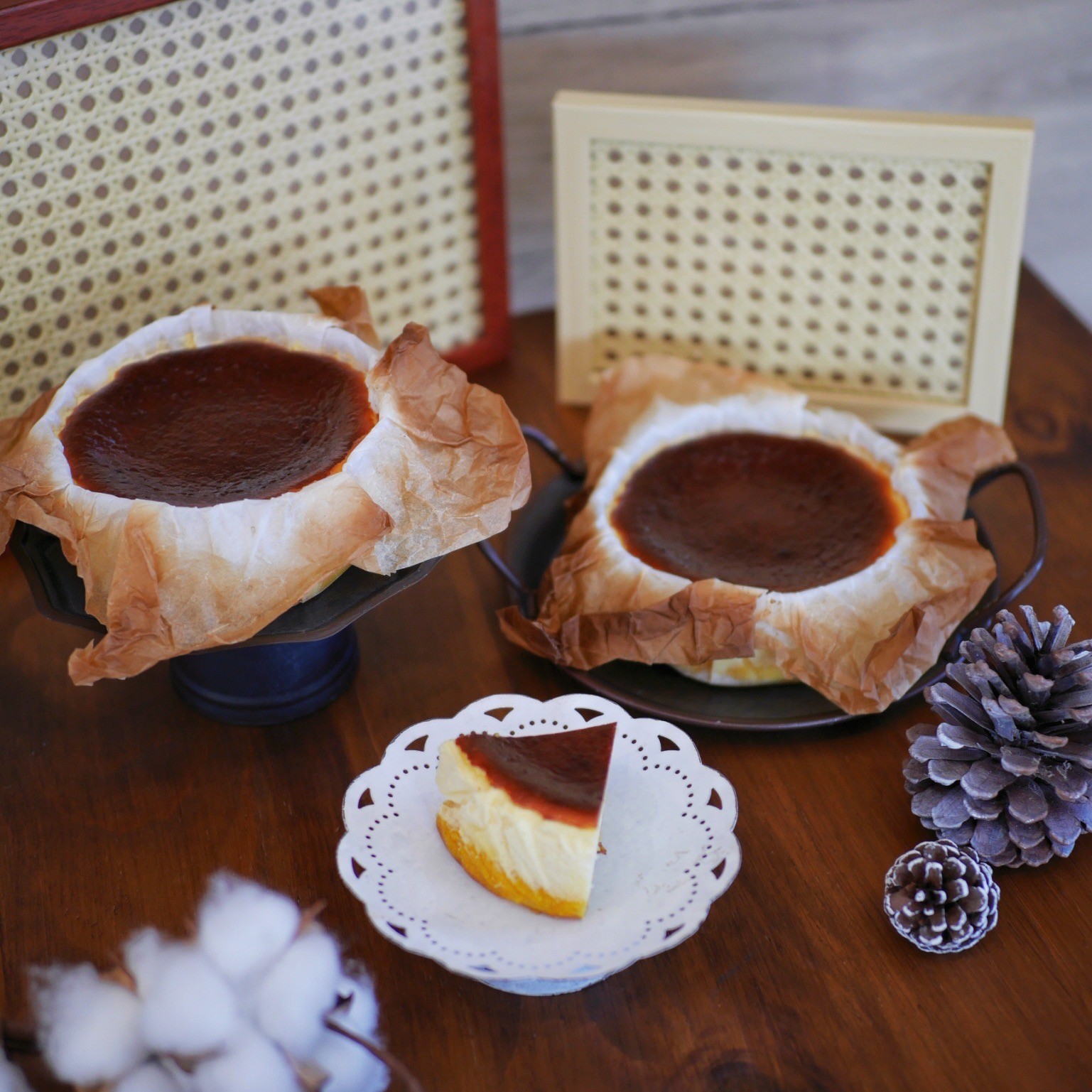 香橙巴斯克|乳酪濃郁 × 柑橘清香 四月南風香橙巴斯克乳酪蛋糕,柑橘果泥與濃郁乳酪融合的焦香甜點