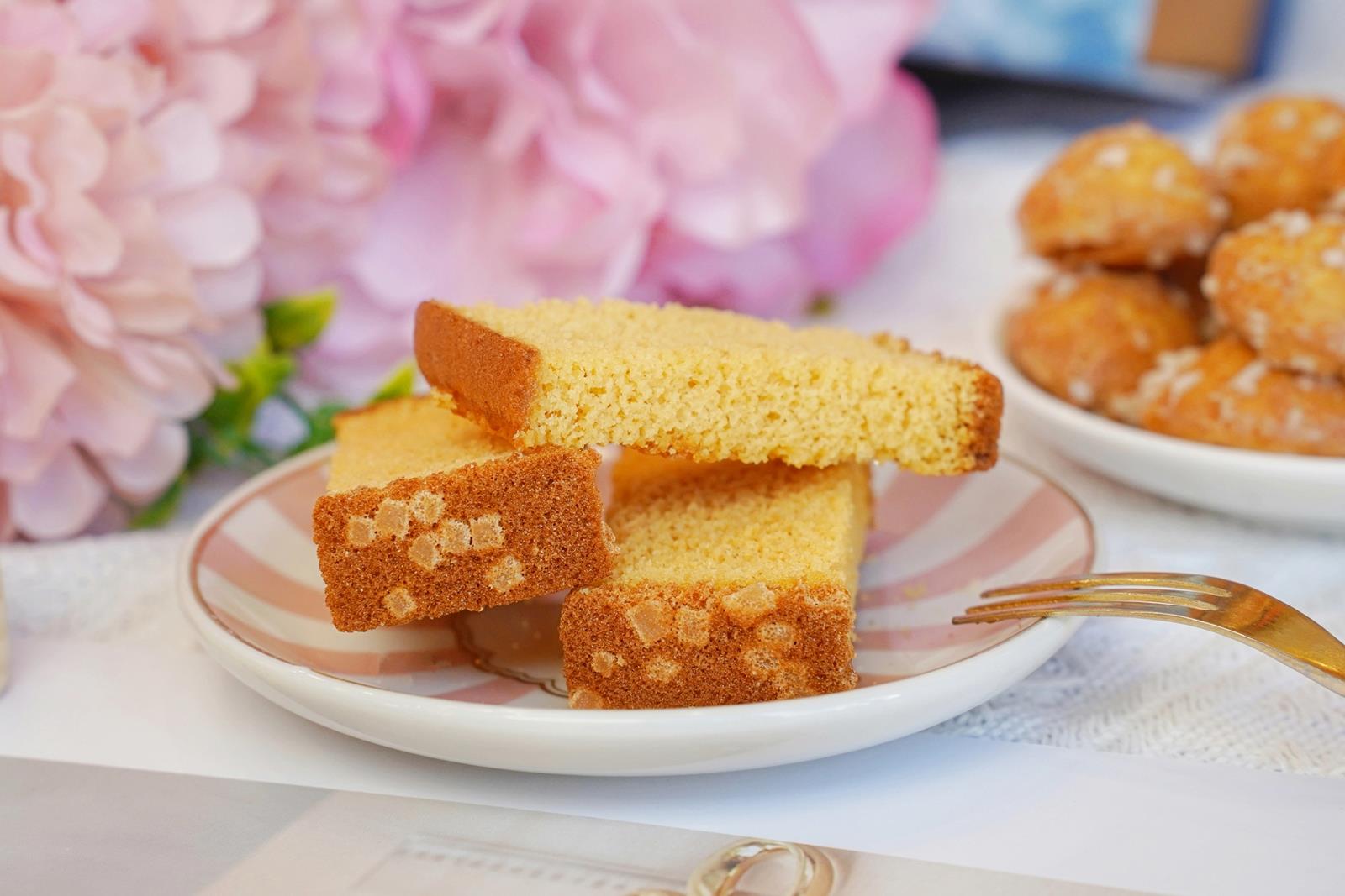 四月南風星光寶盒卡拉餅，手工製作古早味，外酥內潤甜香濃郁